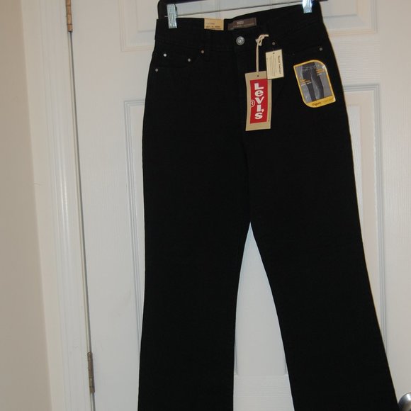 LEVI STRAUSS & CO. Women's Black Perfectly Slimming/Boot Cut Jeans Size 6 NWT - Picture 1 of 13